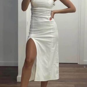 Elegant White Sleeveless Dress